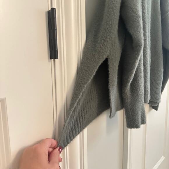 Aerie Sweater Cowl Neck Oversized Pullover Fuzzy Size: Medium Color: Green - Picture 5 of 9